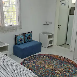 ספר כאן