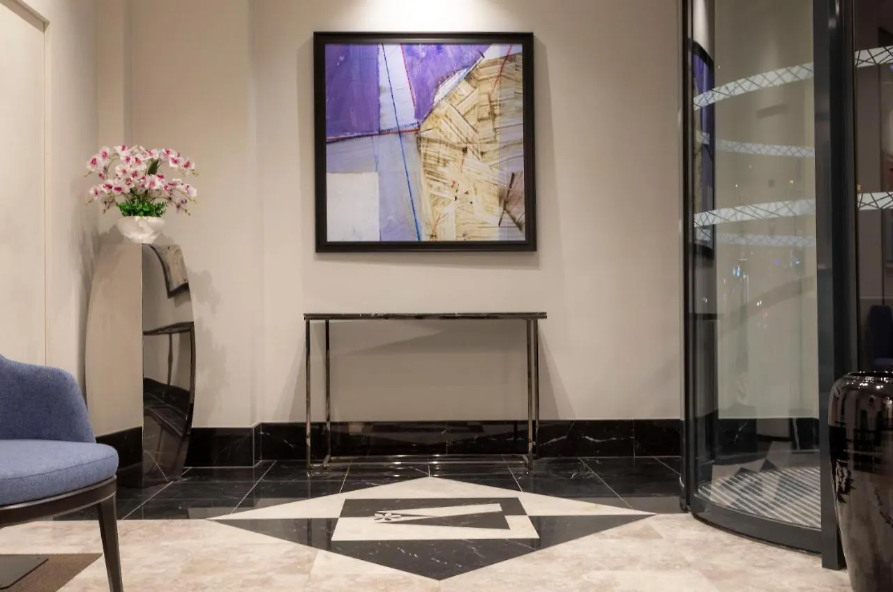 Hotel Montfleuri Parigi