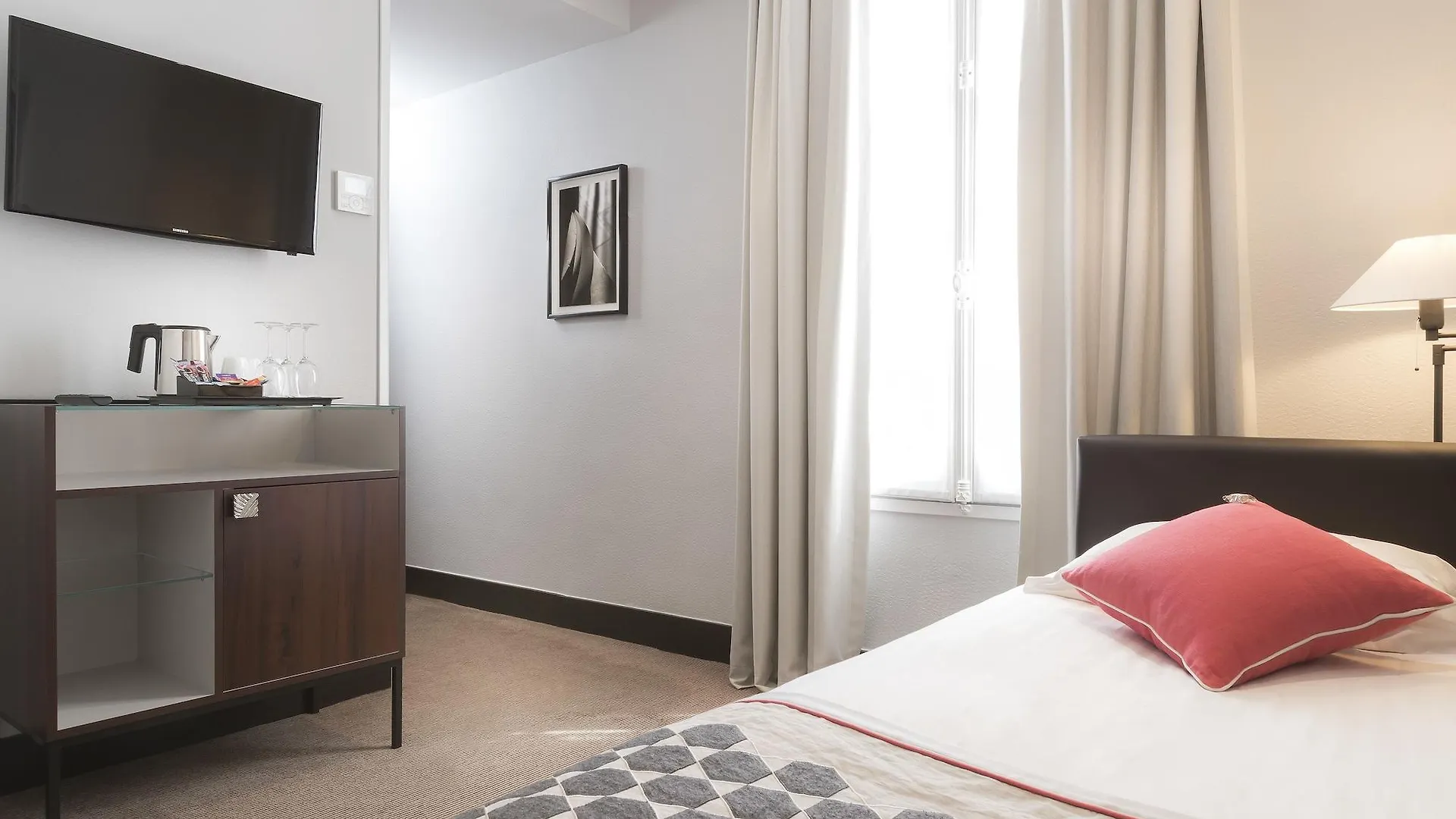 Hotel Montfleuri Parigi